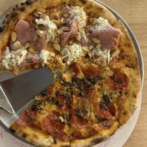 Viva La Pizza y Mortal-dela