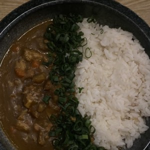 ESPECIALIDADES - Curry Raisu