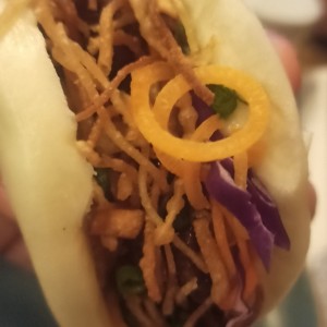 ENTRADAS - Bao Buns de short rib