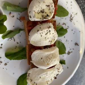 Entradas - Bruschetta Caprese