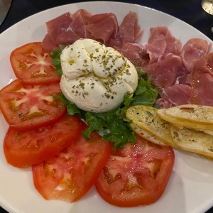 Antipasti - Burrata Italiana