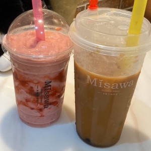 strawberry smoothie y bs bubble tea