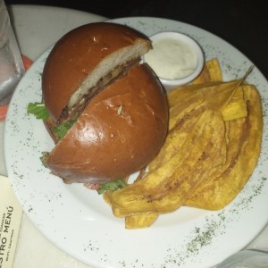 Platos - Rum Bar Burger