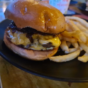 Classic American Cheeseburguer