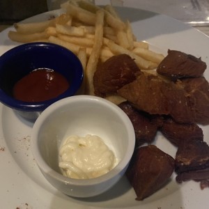 Chicharrón con papitas 