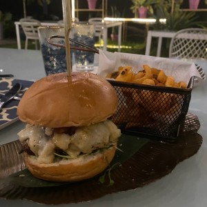 Platos Fuertes - Amazonia Burger