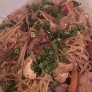 PLATOS FUERTES - CHOW MEIN FRUTITIAO