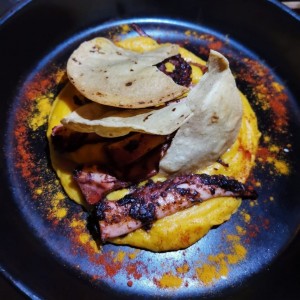 PLATOS FUERTES - PULPO TANDOORI