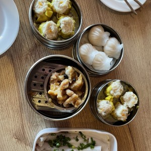 Varios dim sum