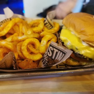 Mama's Classic Burger