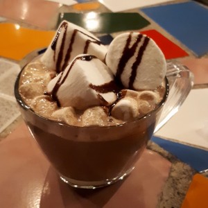 Chocolate caliente con malvas