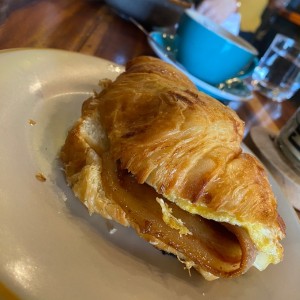 Croissant gordito 