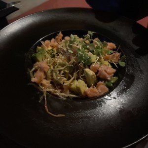 ensalada wakame con salmon