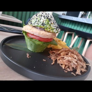 Avo Veggie Burger