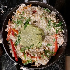 Arroz vegetariano estilo cochinilla