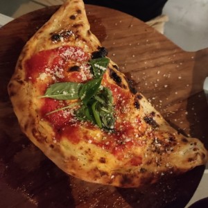 calzone peperoni