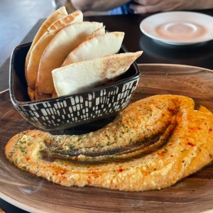 Hummus y pan pita