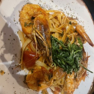 Linguini con langostinos 