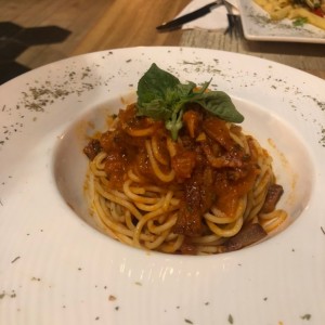 Espaguetis a la Amatriciana