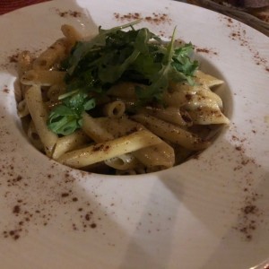 Espaguetis Cacio e Pepe a la Romana