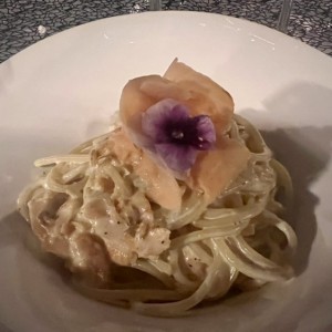 Farfalle con Salmón y Crema de Leche