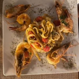 Pastas - Fettuccine con Langostinos