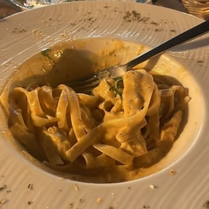 Fettuccine con salsa rosada