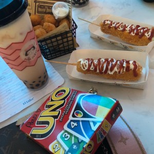 bebidas .. snacks .. juegos!! Recomiendo el cheese dog