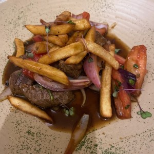 Carnes - Lomo Saltado