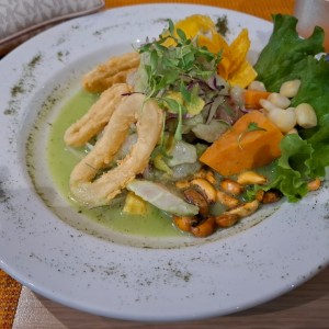 Ceviche de Corvina con Crema de Aguacate