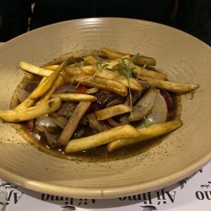 Carnes - Lomo Saltado