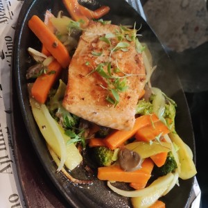 salmon con vegetales