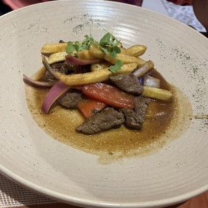 Carnes - Lomo Saltado