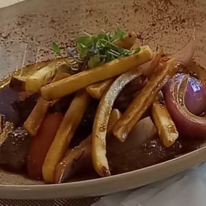 Carnes - Lomo Saltado