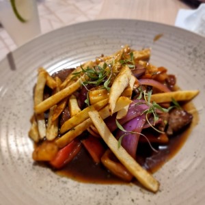 Carnes - Lomo Saltado