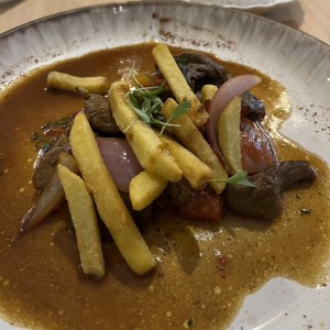 Carnes - Lomo Saltado