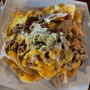 Nachos con chorizo