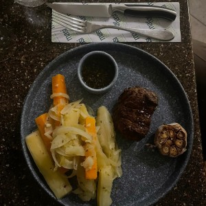 Fuego - Filete Nacional, yuca y camote