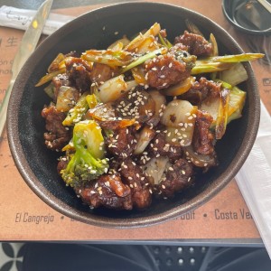 Platos Calientes - Mongolian Beef