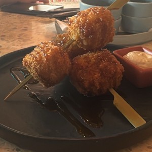 Brochetas de Plátano y Queso
