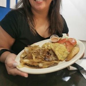 Bistec encebollado 