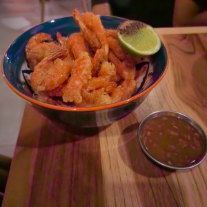 Camarones fritos con salsita agridulce ~ $14