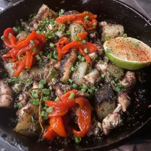 Pulpo al carbon con papas