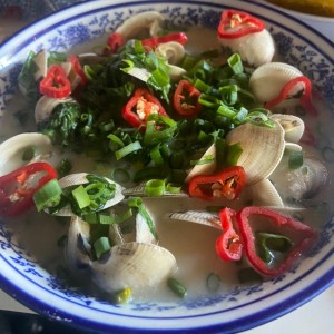 Almejas en mantequilla de ajo