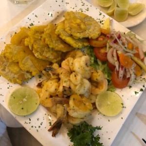 Camarones al ajillo