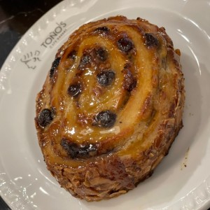 Raisin roll