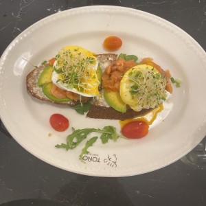 Breakfast - Egg benedict