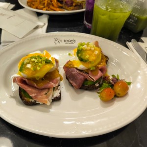 Breakfast - Keto egg benedict