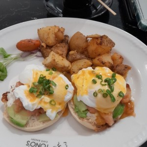 Breakfast - Egg benedict