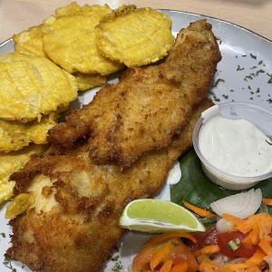 Filete apanado con patacones